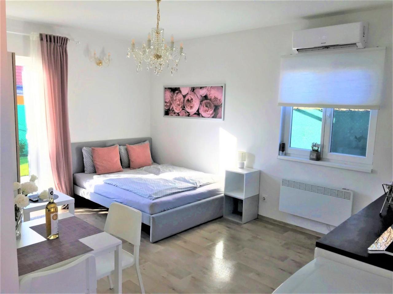 Modry Apartman 2 - Studio Znojmo Extérieur photo
